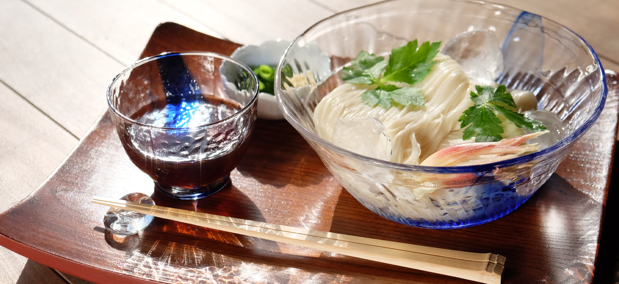 商品一覧| 奈良県山辺郡山添村。三輪素麺。じっくりと時間をかけ、熟成を繰り返しながら伝統の手延べの製法で仕上げています。 | 中垣製麺所